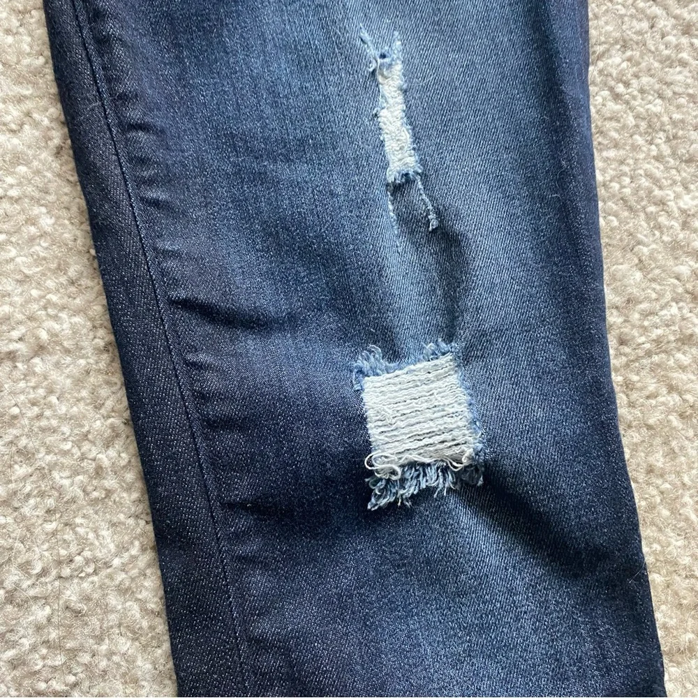 n: PHILANTHROPY Dark Wash Distressed Skinny Jeans - Picture 9 of 11